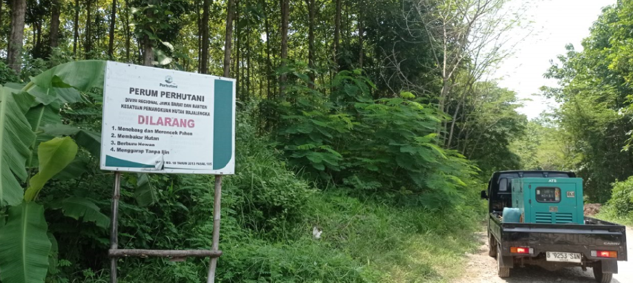 Akses penghubung antara Desa Cupang dan Ciwaringin di Kabupaten Cirebon. Foto Sudirman WamaddetikJabar