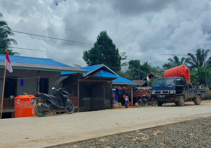 Kini semua rumah di Sepaku menggunakan tandon air setelah kawasan itu sulit air. (Foto : Dina Angelina)