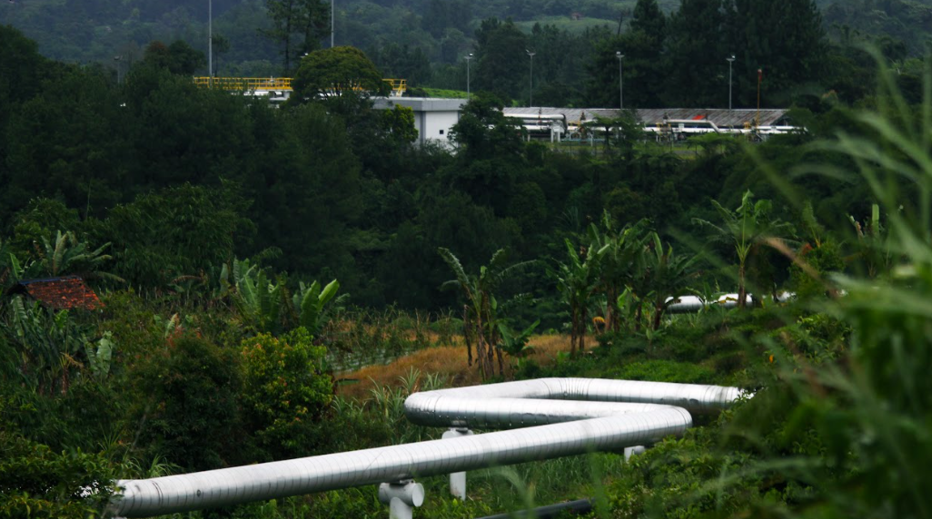 Jaringan pipa panas bumi di kawasan Pamijahan Bogor  