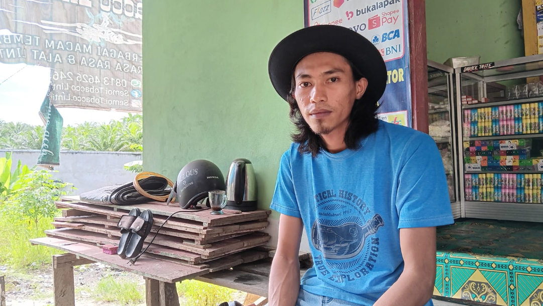 Ihwan, salah seorang warga lokal Desa Bumi Harapan,Sepaku, Penajam Panser Utara. (foto: Muhajid/Media Etam)