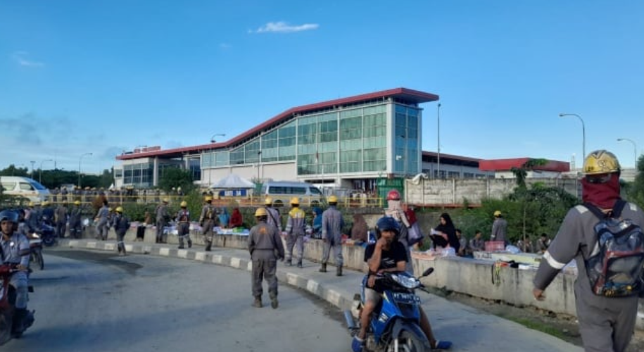 Pekerja di RDMP Kalimantan Timur  (Arif Fadilah/Suara.com) 