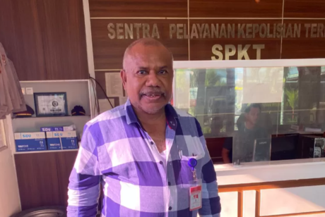Advokat Hak Asasi Manusia (HAM) Yan Christian Warinussy 