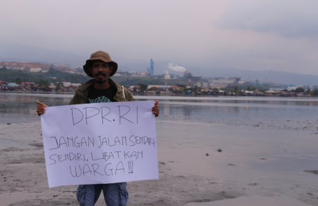 Aksi tutup PT IWIP